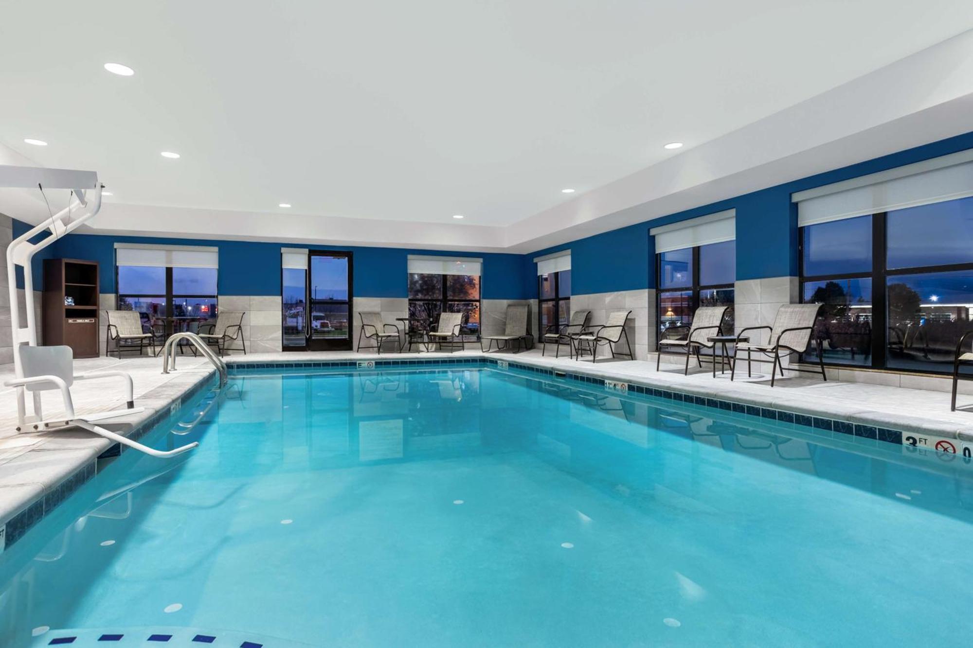 Hotel Hampton & Muncie