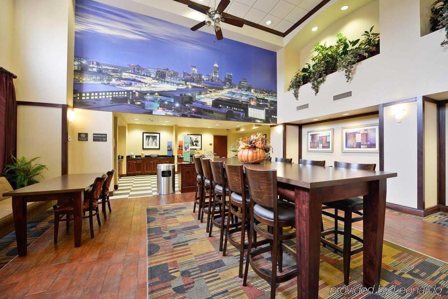 Hotel Hampton & Muncie