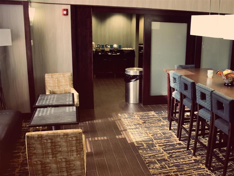 Hampton & Hotel Muncie