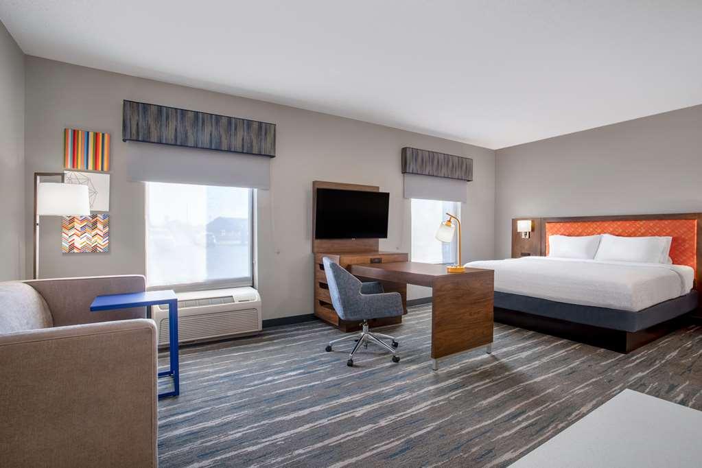Hampton & 3* Muncie