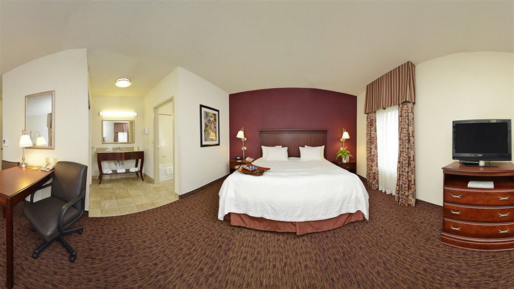 Hampton & 3* Muncie